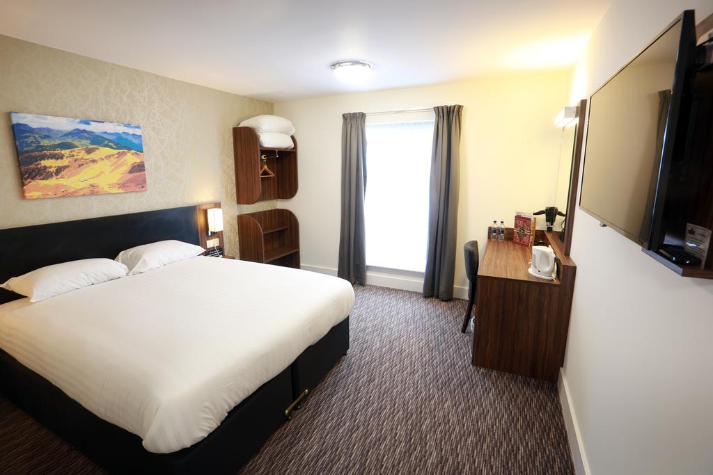 Talardy, St Asaph By Marston'S Inns Bagian luar foto